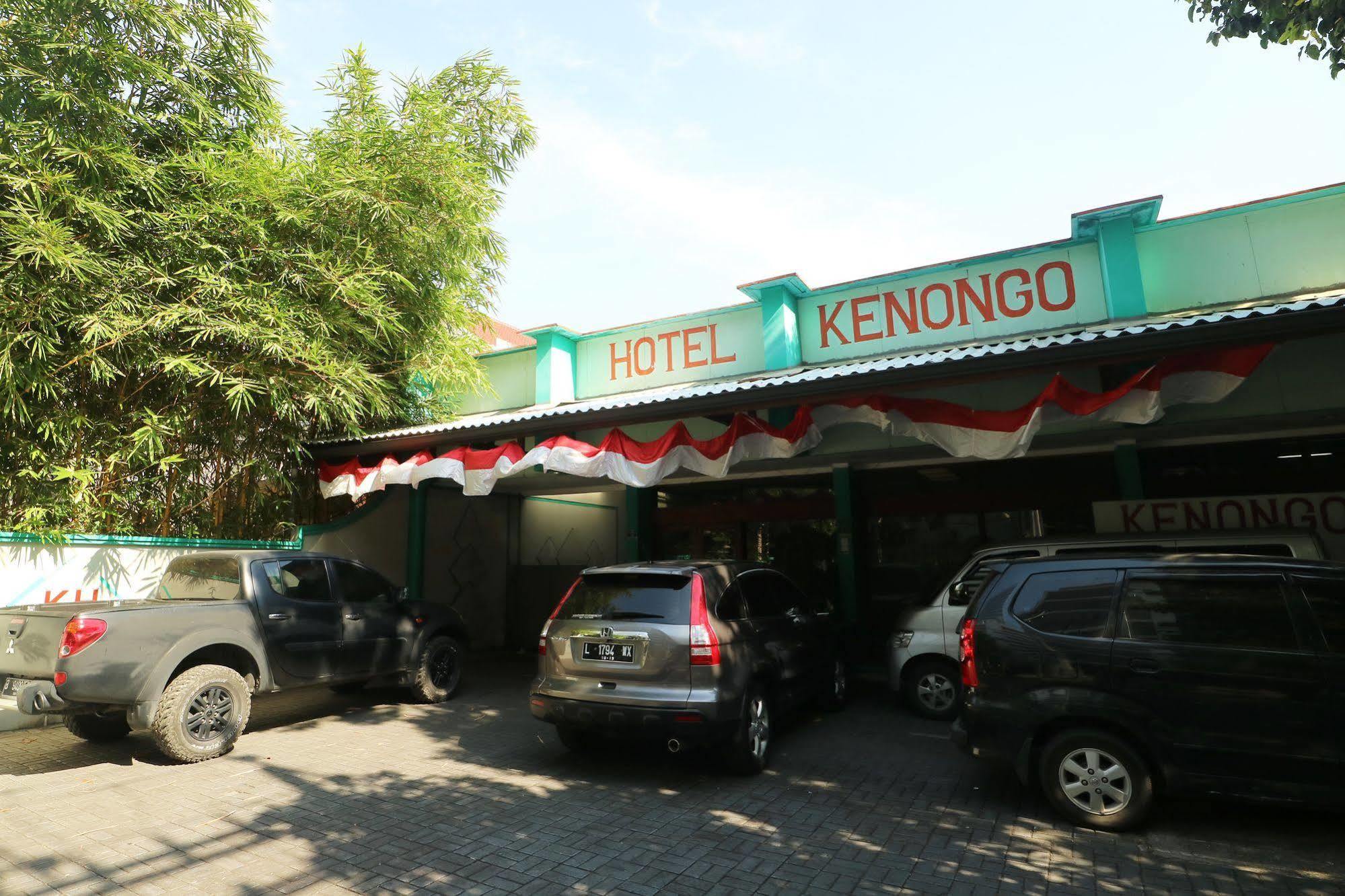 Hotel Kenongo Сурабая Экстерьер фото